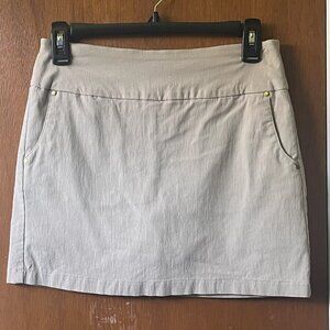 Chic Stretch Skort - Size 2P with Front Pockets